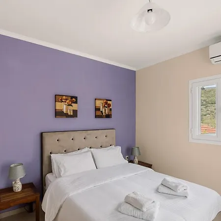 Mandi's Apartmán Karavádhos