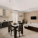 Mandi's * Karavádhos