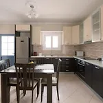 Mandi's * Karavádhos